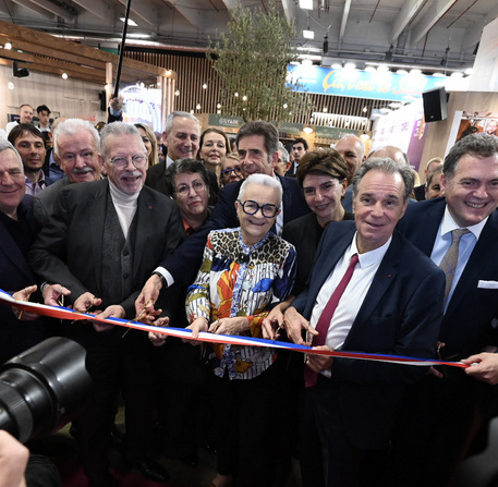 Renaud Muselier inaugure le stand de la Région Sud au Salon de l'agriculture