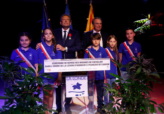SUD107049-remise legion honneur de canson-Region Sud - Sebastien NOGIER BD