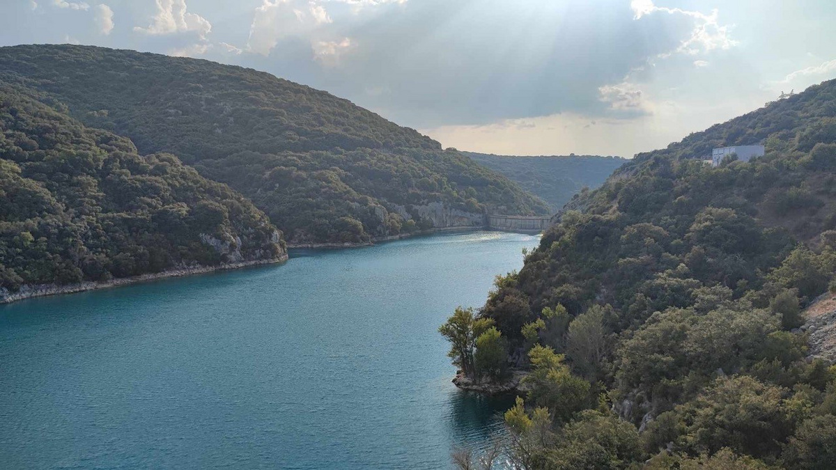 Vue sur le Barrage de Sainte-Croix du Verdon