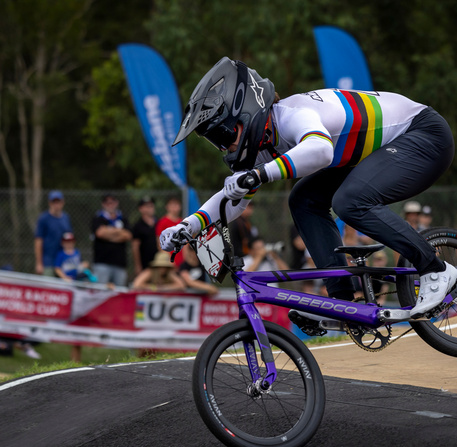 Le champion de BMX Romain Mahieu durant une course