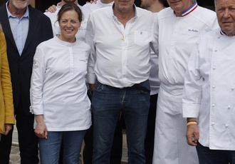 SUD106930-dejeuner chefs st tropez-Region Sud - Guillaume HORCAJUELO BD