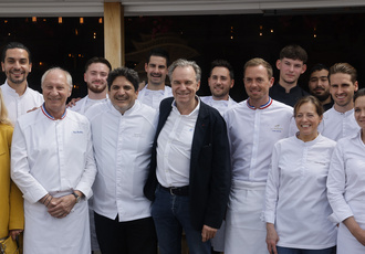 SUD106920-dejeuner chefs st tropez-Region Sud - Guillaume HORCAJUELO BD