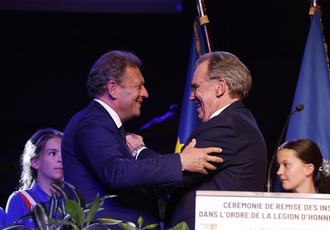 SUD107043-remise legion honneur de canson-Region Sud - Sebastien NOGIER BD