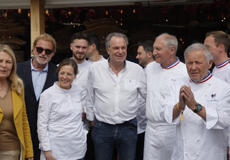 SUD106931-dejeuner chefs st tropez-Region Sud - Guillaume HORCAJUELO BD