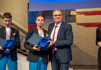 SUD098986-ceremonie medailles Worldskills-Region Sud - Regis CINTAS-FLORES BD