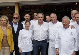 SUD106921-dejeuner chefs st tropez-Region Sud - Guillaume HORCAJUELO BD