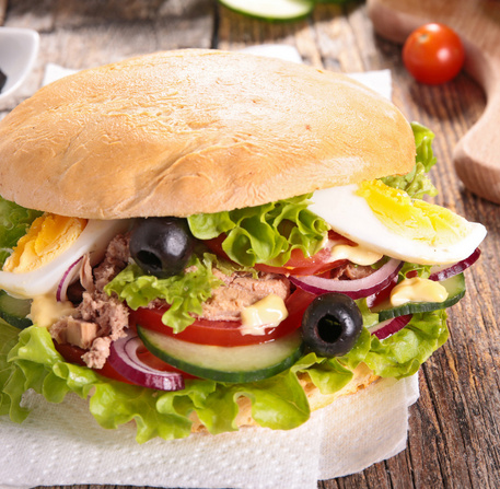 Pan Bagnat, un incontournable de la cuisine niçoise