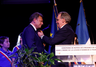 SUD107037-remise legion honneur de canson-Region Sud - Sebastien NOGIER BD